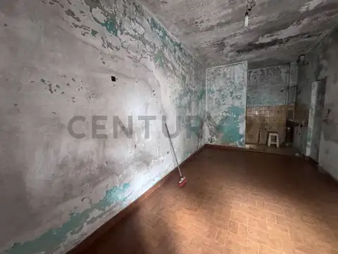 Teniente General Lonardi 1300, Piso 0