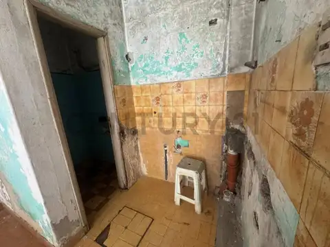 Teniente General Lonardi 1300, Piso 0