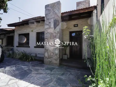 CASA 4 AMBIENTES PARQUE PERMUTA