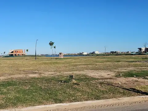 Amarras Puerto del Lago