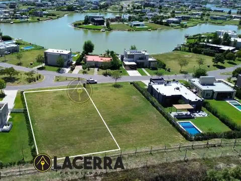 Area 9 Lote 100