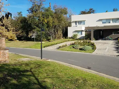 Barrio Nautico el Cazal - Libertad S/N