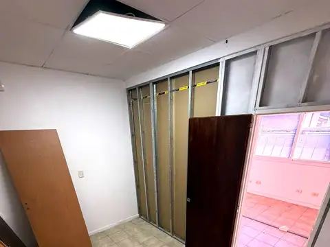 Oficina 4 ambientes con 1 baño