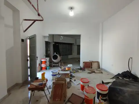 Local en Alquiler en Villa Santos Tesei, $ 850.000