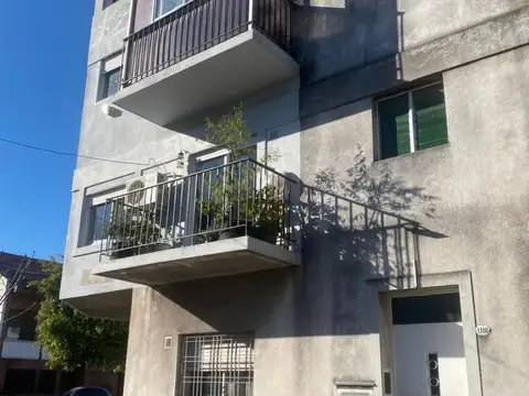 SE VENDE DPTO 3 AMB CON LOCAL EN LINIERS