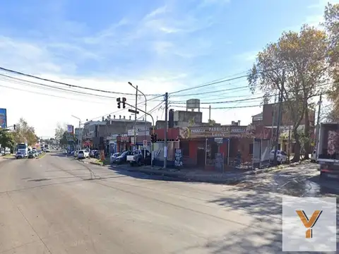 Avenida Hipólito Yrigoyen y Sucre
