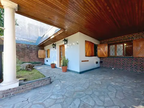 VENTA CASA 4AMB + OFICINA QUINCHO PARQUE