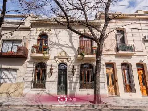 Venta casa 7 ambientes a reciclar patio 2 baños jardín 300m² sobre terreno de 232m² en almagro