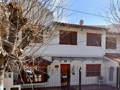 VENTA DUPLEX 4 AMBIENTES SEMICERRADO