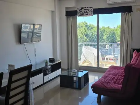 Departamento 2 ambientes con balcón en alquiler temporario en Agronomía