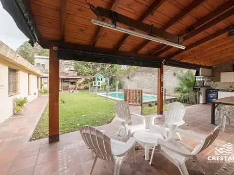 Casa en Venta con 2 cocheras