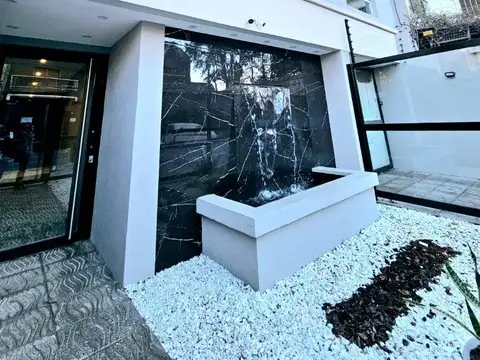 PISO 4 AMBIENTES  CON COCHERA Y TERRAZA PROPIA