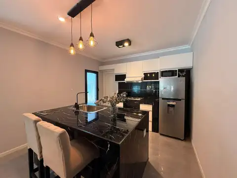 Casa 6 ambientes con 3 baños