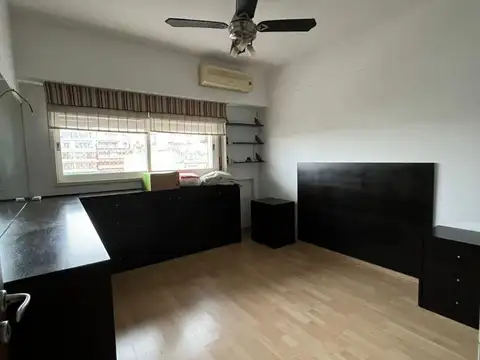 Alquiler departamento de 3 ambientes contrafrente en Flores