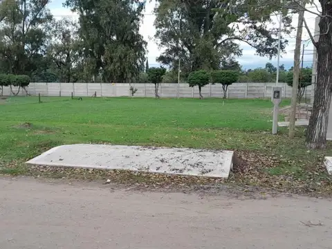 TERRENO EN VENTA EN LOS MOLINOS CON MEJORAS!