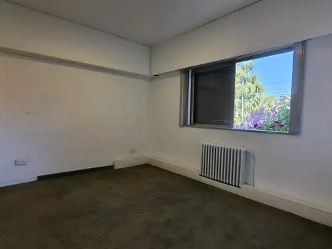 Oficina en Alquiler con 1 cochera