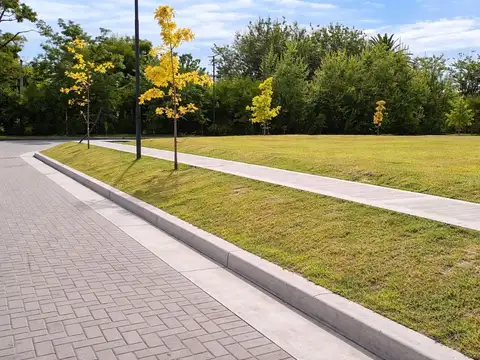 Venta lote en "Solares de Korn" 250 m2 s/ expensas