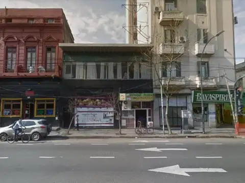 AMPLIO LOCAL COMERCIAL DESARROLLADO EN 2 PLANTAS 