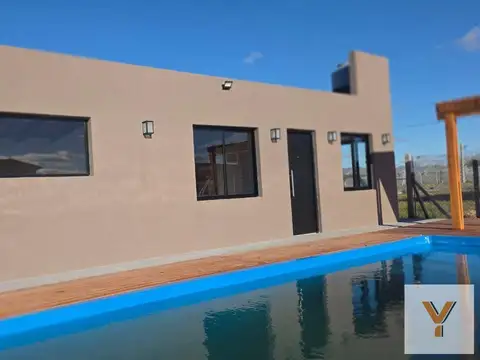 Casa 2 ambientes con 1 baño