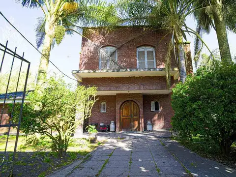 Venta Quinta 13 ambientes quincho y cochera en San Vicente