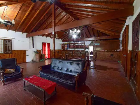 Casa en Venta con 2 cocheras