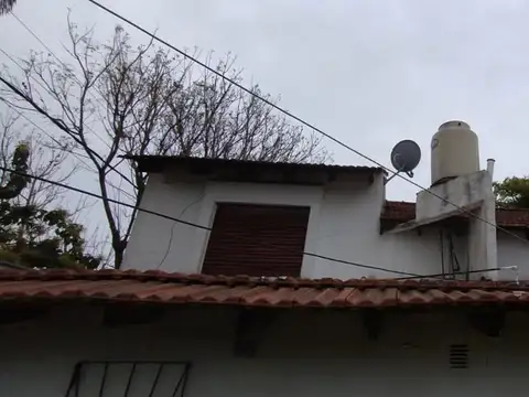 Casa en venta - 3 Dormitorios 2 Baños - Manuel B. Gonnet