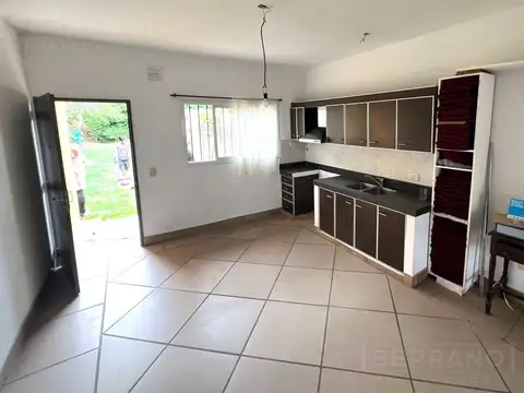 Casa 4 ambientes con 1 baño