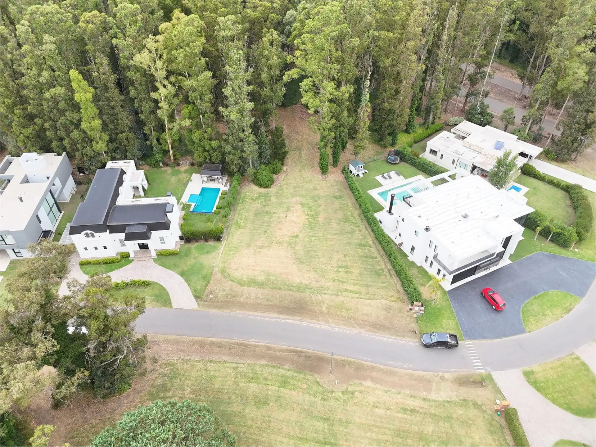 Lote en sector Las Lomas Chico del barrio privado Rumenco