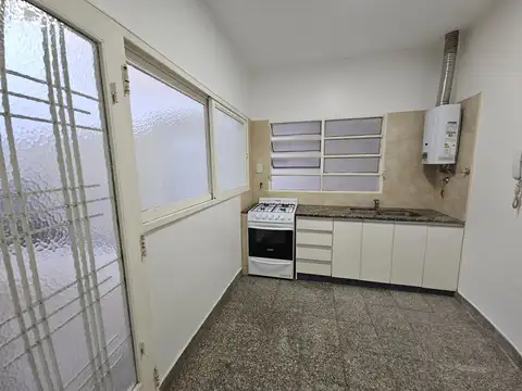 Depto Tipo Casa en Alquiler en Villa Pueyrredon, $ 900.000
