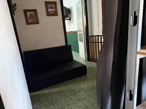 VENTA CASA 3 AMB CON PATIO Y COCHERA AVELLANEDA