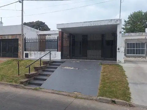 Casa 2 dormitorios - Apta Crédito - Zona EET Nº1