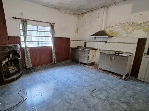 Casa 5 ambientes con 1 baño