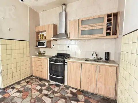 Casa 5 ambientes con 2 baños