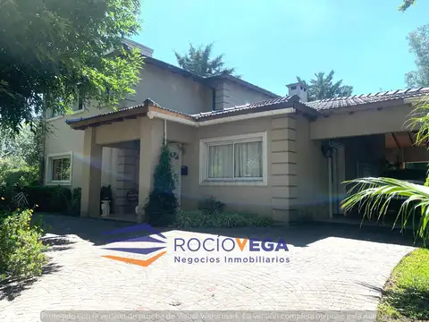 Casa 5 ambientes con 4 baños