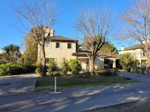 Casa en Venta en Countries y Barrios Cerrados en Moreno, USD 319.000