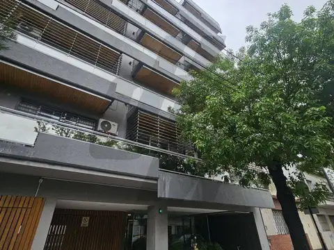VENTA 3 AMBIENTES CON PATIO, BALCÓN Y COCHERA CUBIERTA - VILLA DEL PARQUE