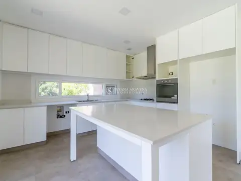 Casa en Venta en Haras Santa Maria - Las Lomas, USD 380.000