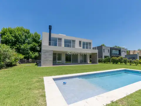 Casa en Venta en Haras Santa Maria Barrio Las  Lomas, Escobar 100