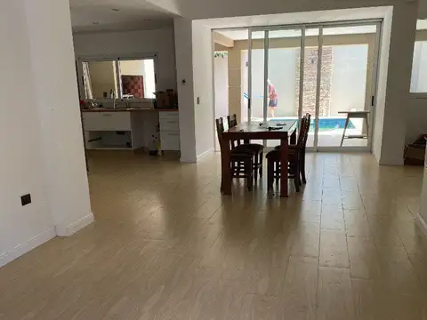 Casa en Alquiler de 3 dormitorios