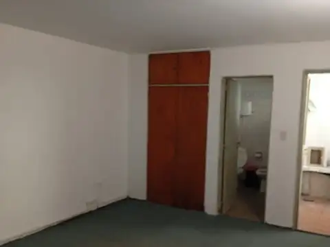 7 entre 48 y 49 ( La Plata )