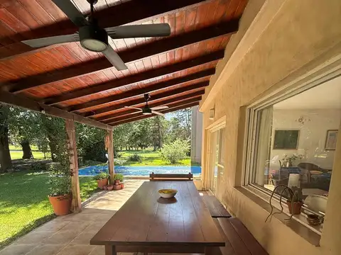 Casa en Alquiler con 1 cochera