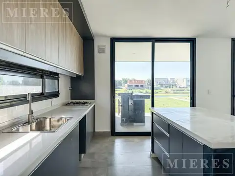 Casa en venta a la laguna Area 5 San Matias