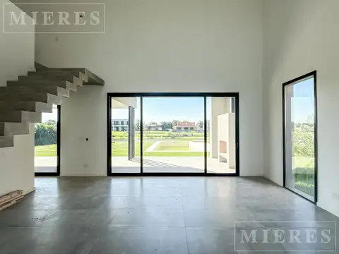 Casa en venta a la laguna Area 5 San Matias