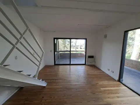 Departamento en Alquiler en Aparts del Pinazo, $ 1.050.000