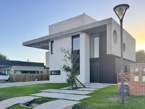 Casa en Alquiler de 4 dormitorios