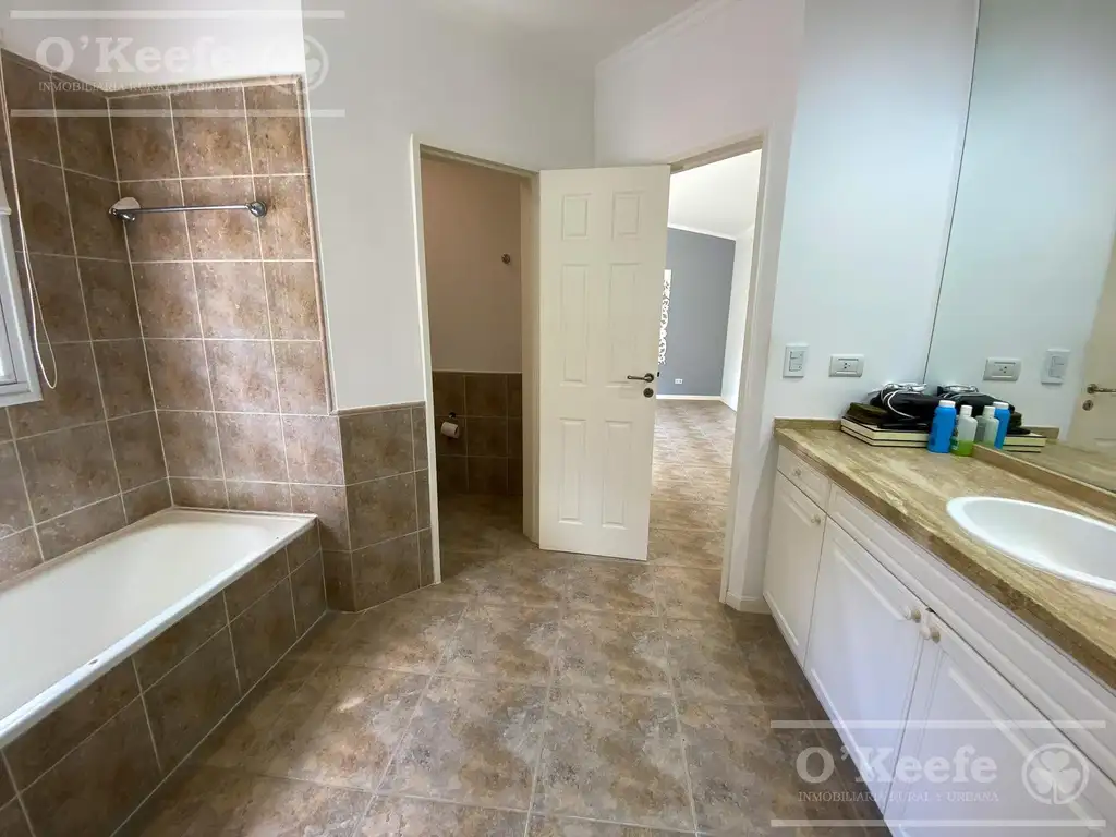 Casa en Venta  de 4 Ambientes En Club de Campo Abril Hudson Berazategui - Foto 34