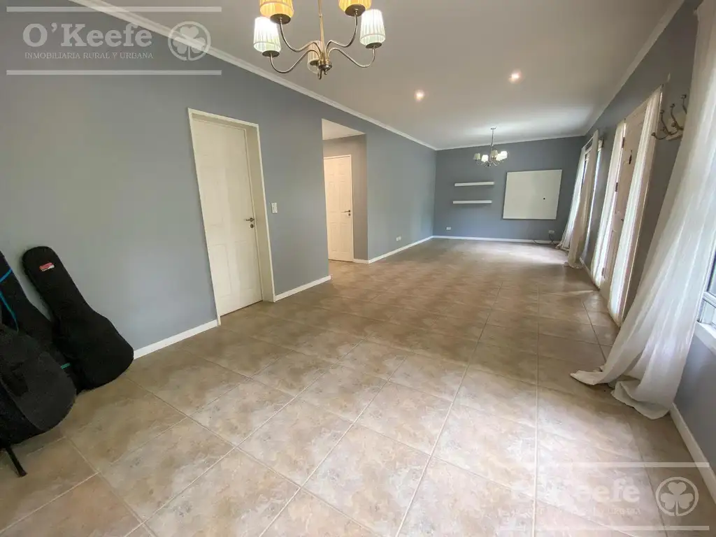 Casa en Venta  de 4 Ambientes En Club de Campo Abril Hudson Berazategui - Foto 17