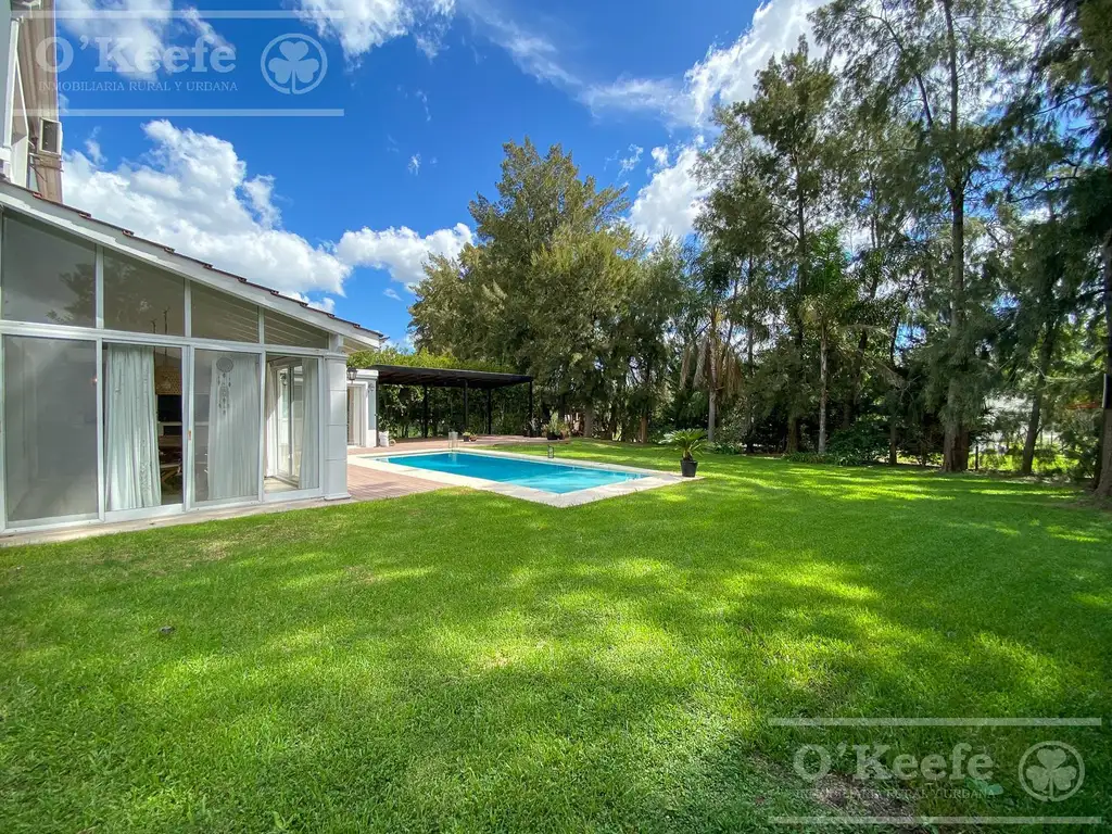 Casa - 228  m² Cubierta | 3 dormitorios | 15 años | 3 baños | 4 ambientes | 1 toilette