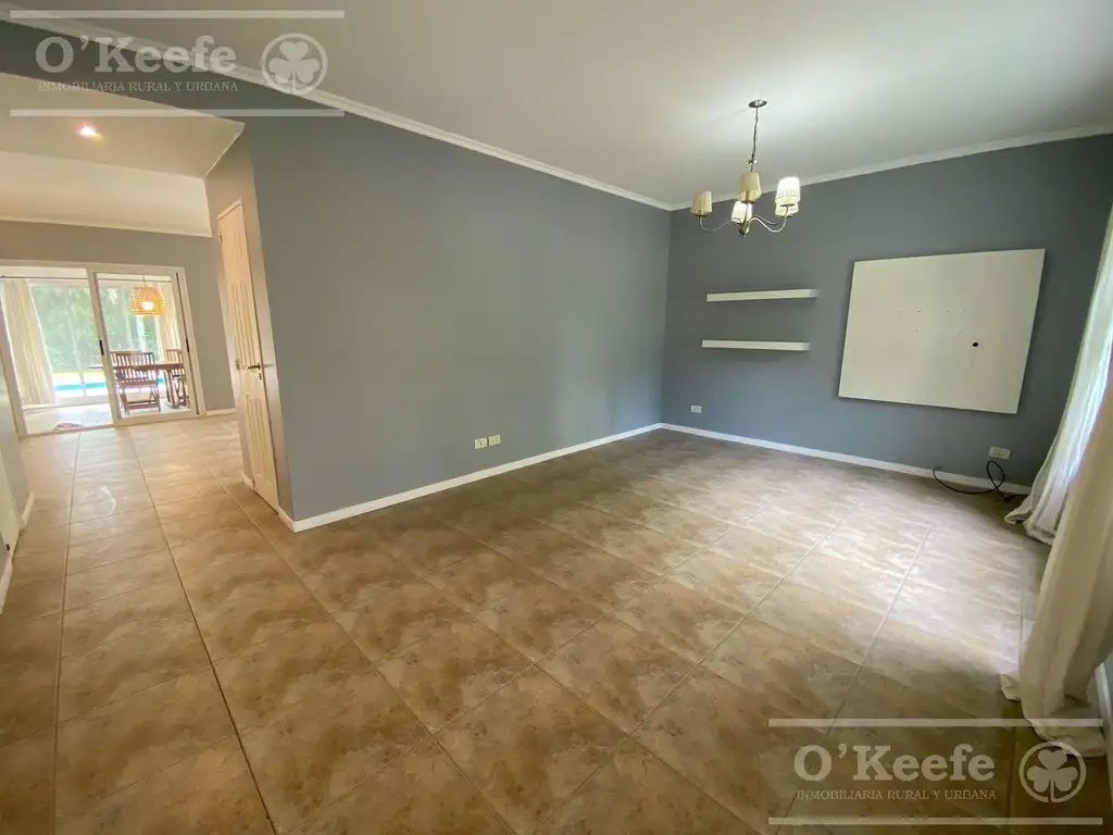 Casa en Venta  de 4 Ambientes En Club de Campo Abril Hudson Berazategui - Foto 18