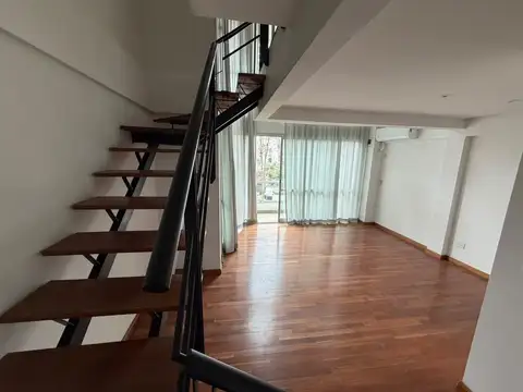 Espectacular dúplex con balcón + terraza cubierta